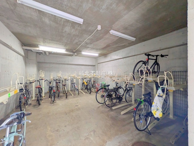 マイキャッスル新高円寺の駐輪場