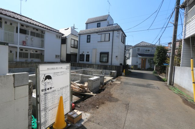 国分寺市東恋ヶ窪３丁目　Ａ号棟の外観|2階リビングは陽当たり・風通し良好で、ご家族みんなで過ごす空間をより居心地良くしてくれます！