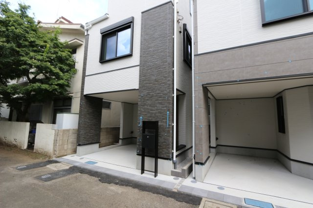 国分寺市東恋ヶ窪３丁目　Ａ号棟の外観|浴室換気乾燥暖房機付きの為、冬も快適、
入浴後もカラッと乾燥し、カビの発生を抑えます