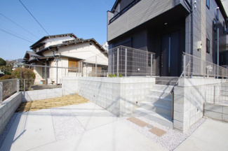 【駐車場】 | 【仲介手数料無料！！】稲城市平尾4丁目　新築戸建て（全2棟）2号棟　5599万円