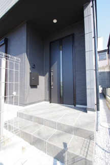 【エントランス】 | 【仲介手数料無料！！】稲城市平尾4丁目　新築戸建て（全2棟）2号棟　5599万円