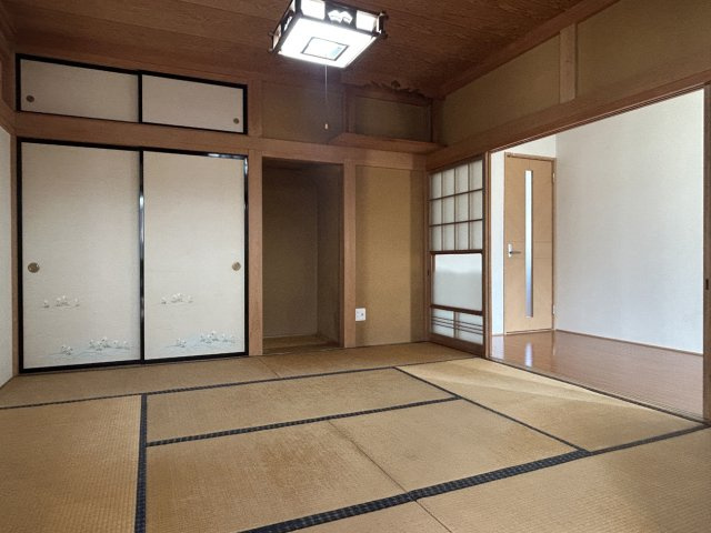 阿見町阿見　5LDKの和室|1階和室8帖の写真です。