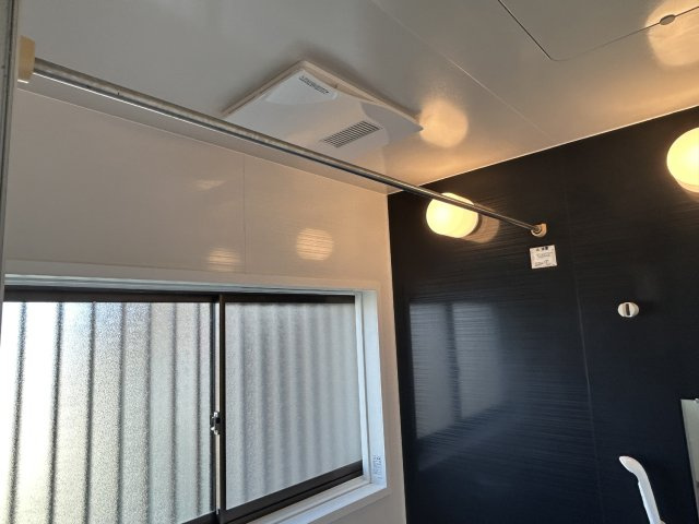 阿見町阿見　5LDKの浴室|お風呂には浴室換気暖房乾燥機が付いています。