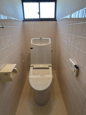 阿見町阿見　5LDKのトイレ|1階トイレの写真です。