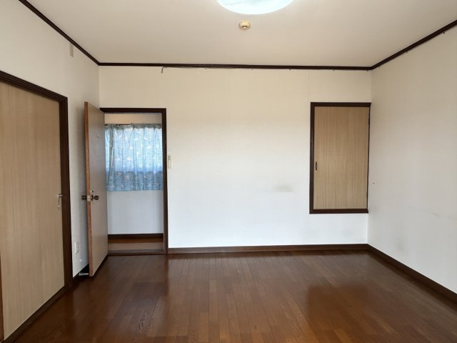 阿見町阿見　5LDKの洋室|2階洋室8帖の写真です。