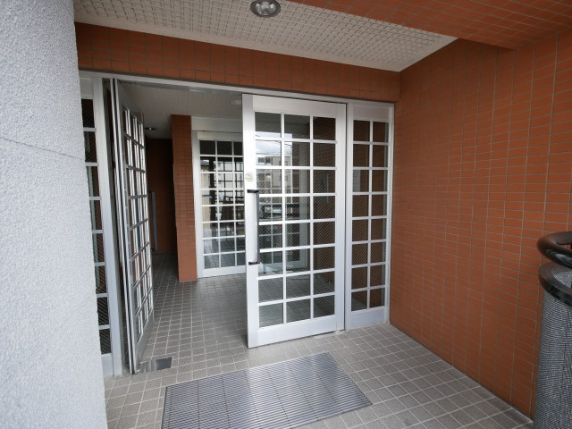 筑紫野市湯町２丁目の賃貸マンションのエントランス|別号数タイプ