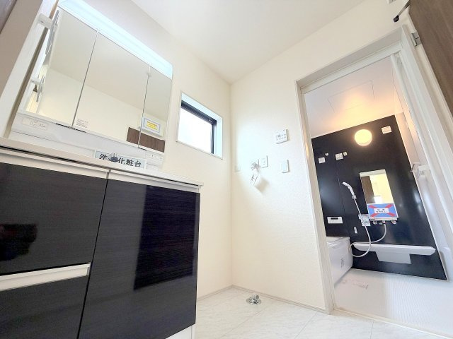 昭島市大神町１丁目　新築戸建の洗面所