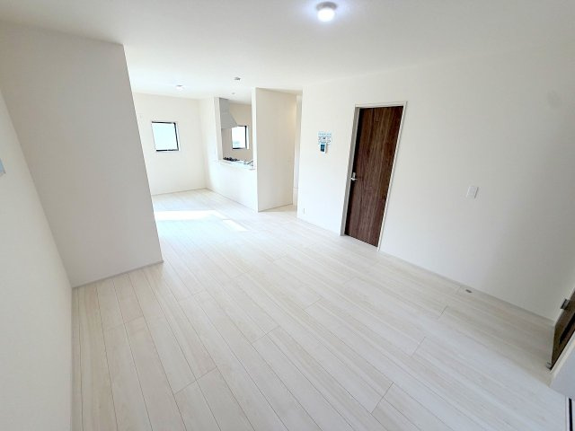 昭島市大神町１丁目　新築戸建の居間・リビング