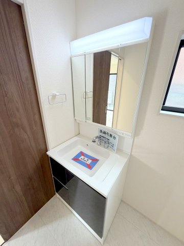 昭島市大神町１丁目　新築戸建の独立洗面台