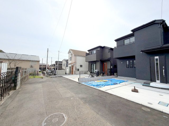 昭島市大神町１丁目　新築戸建の駐車場