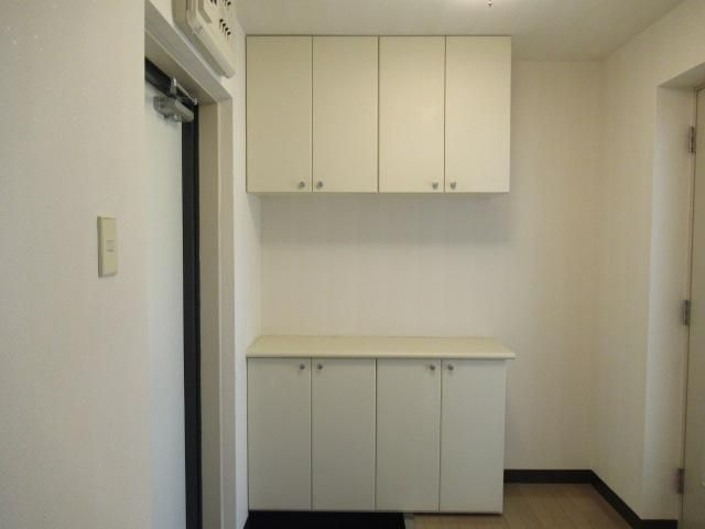 鉄飛坂マンションの玄関