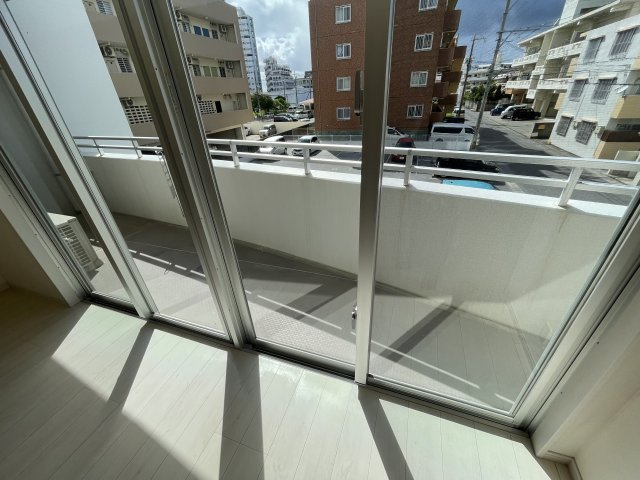 ワイズマークグランデ北谷のバルコニー