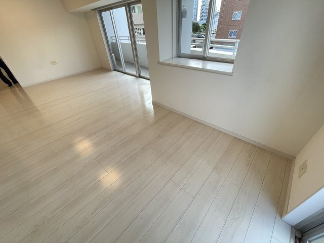 ワイズマークグランデ北谷の洋室