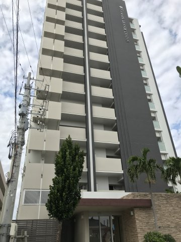 ワイズマークグランデ北谷の外観