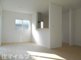 【居間・リビング】 | 郡山市昭和1丁目新築一戸建て5棟 | ゆったりとしたリビングです