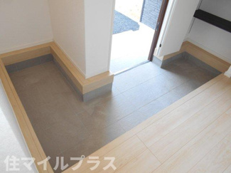 【玄関】 | 郡山市昭和1丁目新築一戸建て5棟 | シンプルで使いやすい玄関です