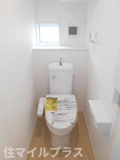 【トイレ】 | 郡山市昭和1丁目新築一戸建て5棟 | 清潔感のあるトイレです