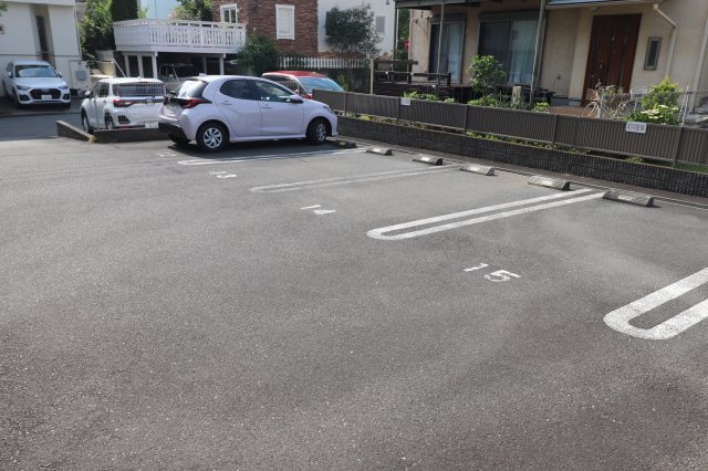 ディアコートの駐車場