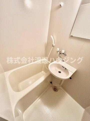 粋和ビルの浴室