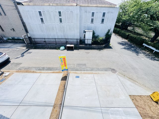 松戸市西馬橋4丁目新築戸建【旭町小学校:5分】の展望|バルコニーより道路側眺望・南道路で日当たり良好♪
