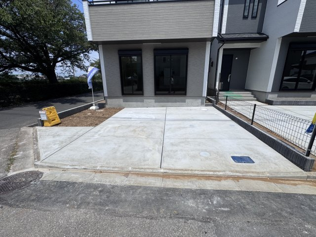 松戸市西馬橋4丁目新築戸建【旭町小学校:5分】の駐車場|A号棟駐車スペース・並列2台駐車可