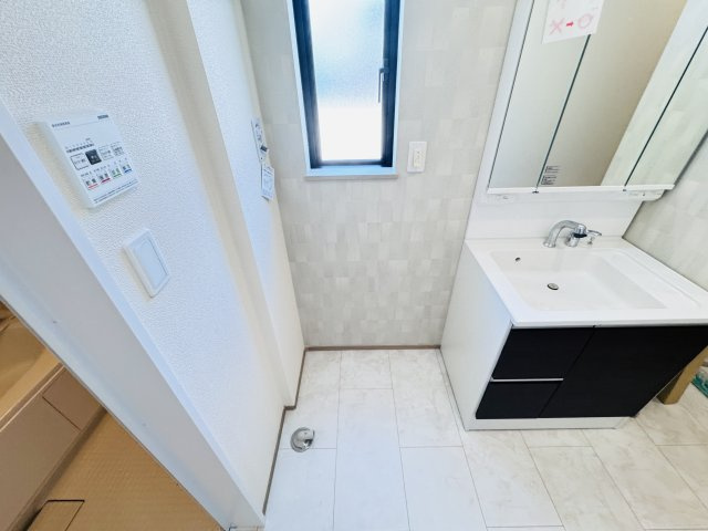 松戸市西馬橋4丁目新築戸建【旭町小学校:5分】のランドリースペース|洗濯機置き場