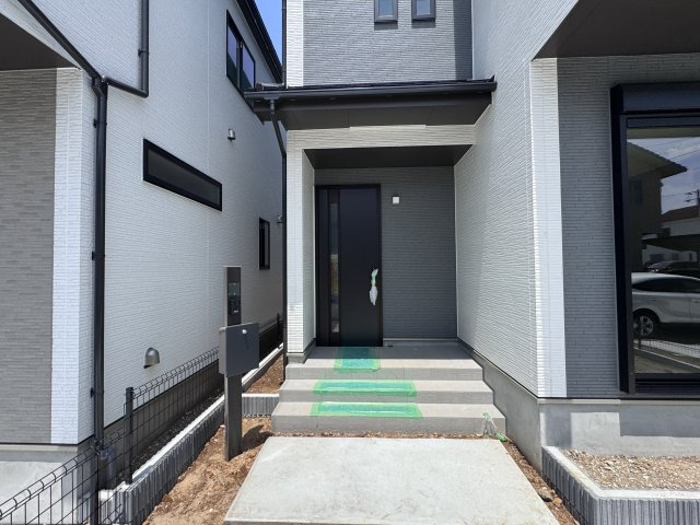 松戸市西馬橋4丁目新築戸建【旭町小学校:5分】のエントランス|エントランス