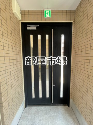 Brun Court Minamisenju -ブランコート南千住-のエントランス