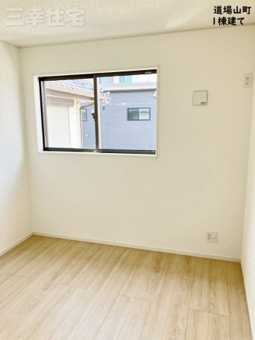 碧南市道場山町のトイレ|2階のシャワートイレ。寝ていても近くにあるから安心です