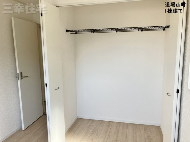 碧南市道場山町の収納|トイレに収納棚があって大変便利
