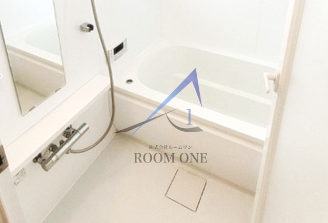 コートサイド山王の浴室|お風呂です。