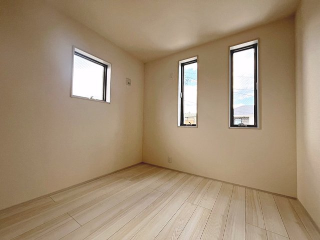 新築戸建・新築建売　福島市東浜町第5　福島第三小・福島第二中の洋室|5.2帖の洋室はコンパクトなので空調効率が高く過ごしやすいプライベートルーム！