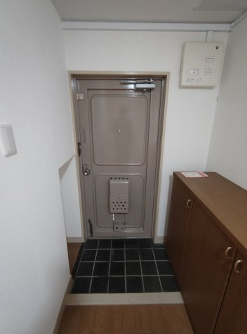 一宮館の玄関