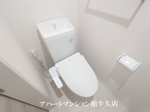D-Invest栄町のトイレ