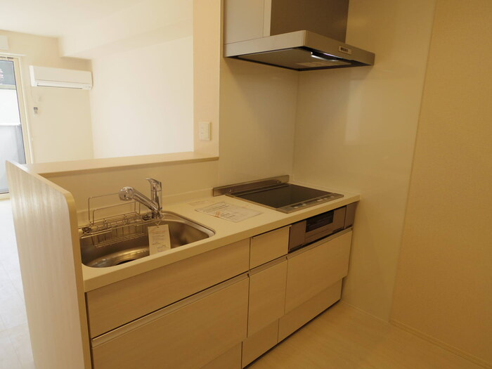 エル カーサのキッチン|対面式システムキッチン(3口IH,ｸﾞﾘﾙ付)