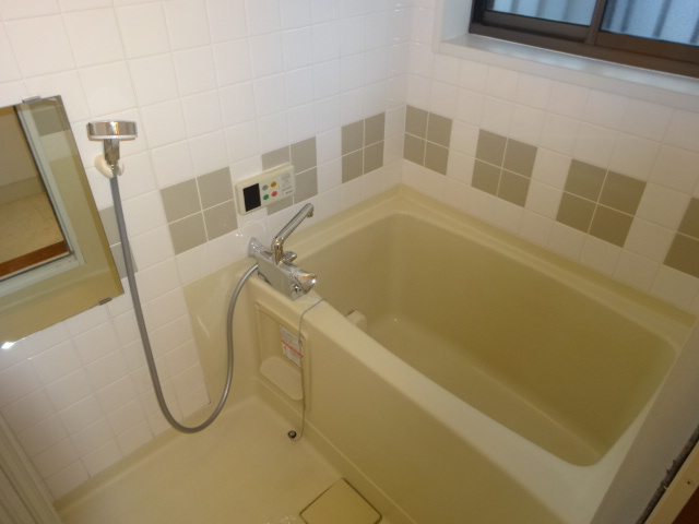 ハイツ小町の浴室