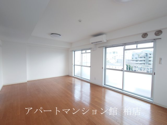 ＴＱレジデンス柏の居間・リビング