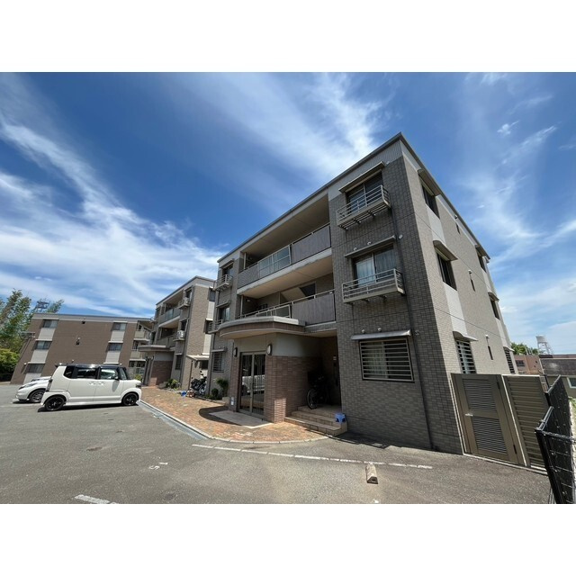 エーリの駐車場