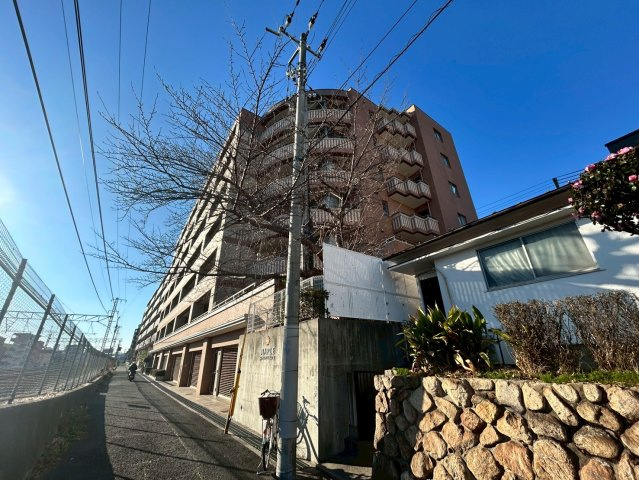 メープル甲南山手セレヴィの外観