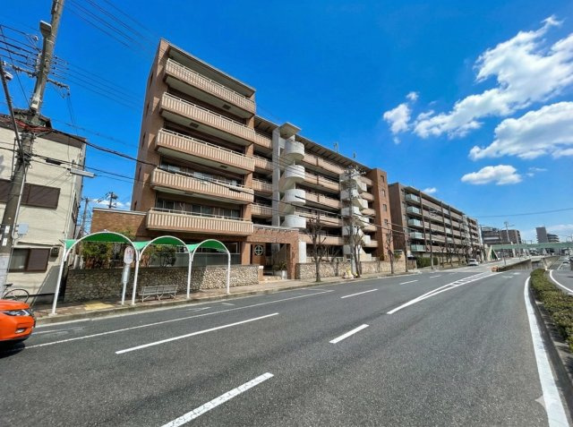 メープル甲南山手セレヴィの外観