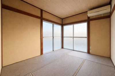 【和室】 | 横浜市保土ヶ谷区初音ヶ丘中古住宅 | ◆感性を育むプライベートルームはシンプルでスマートな空間。好みの空間で読書をしたり、音楽を聞いたりと一人の時間も充実したものにできます。