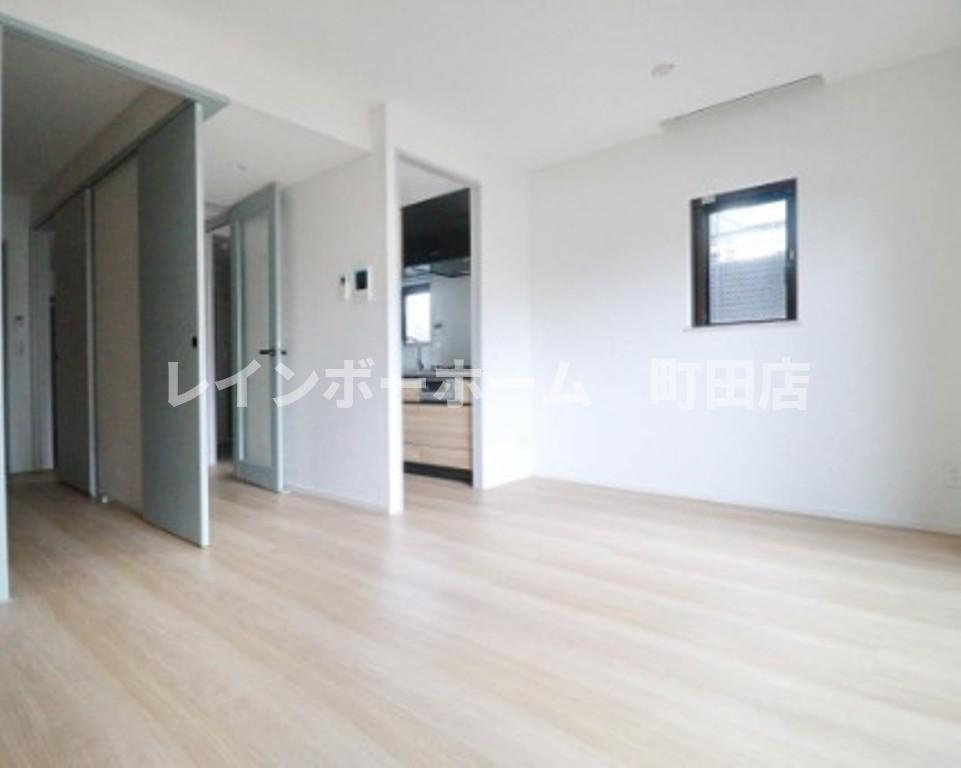 フォーラム鶴間※初期費用分割後払いサービス利用可能物件の居間・リビング