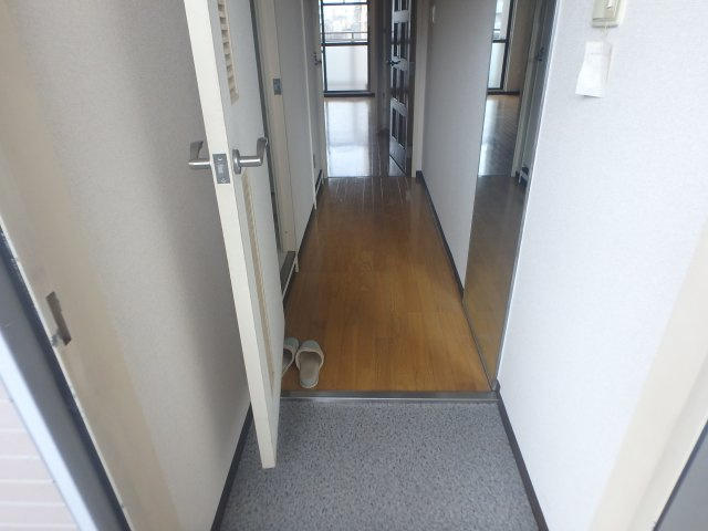 【その他】 | フォンテーヌブロー | シンプルで使いやすい玄関です