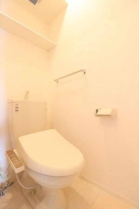 久留米市御井町のアパートのトイレ|ゆったりとした空間のトイレです