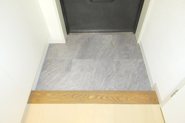 SWEET　HILLS瑞江の玄関|ゆったり目の玄関スペースです♪