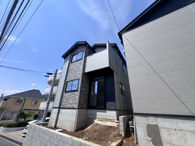 胡録台7期【相模台小学校:10分】の外観|2号棟外観・6月13日撮影・もうすぐ完成！