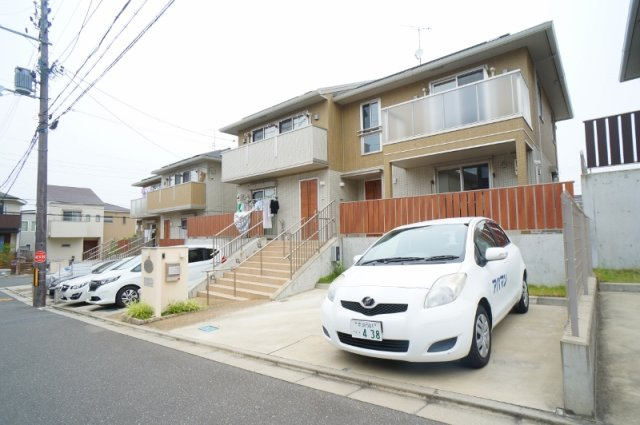 ラ　ヴィ　トロワ