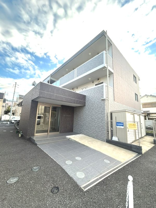 イル カヴァロの外観