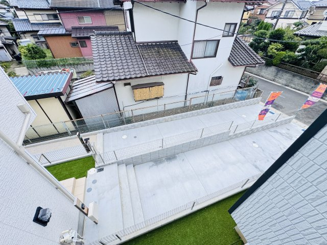 松戸市小金原7丁目新築戸建【栗ヶ沢小学校:7分】の展望|バルコニーより南側眺望・南側駐車スペースで日当たり良好♪
