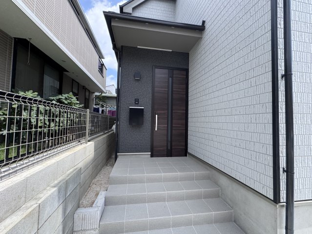 松戸市小金原7丁目新築戸建【栗ヶ沢小学校:7分】のエントランス|エントランス